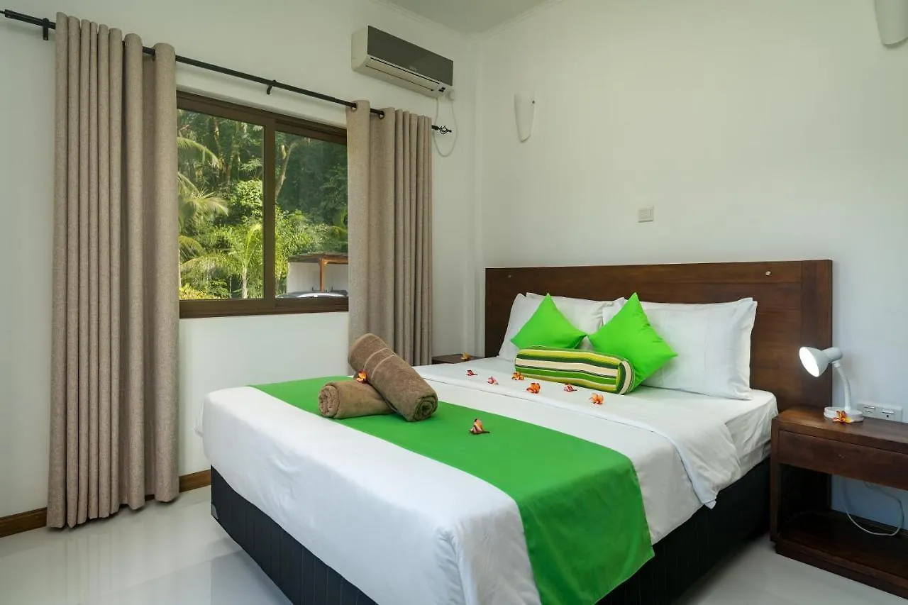 Kanasuk Self Catering Apartments Baie Lazare