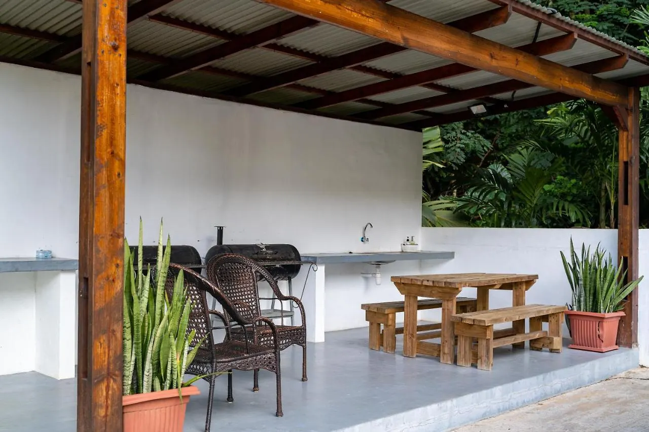 Kanasuk Self Catering Apartments Baie Lazare